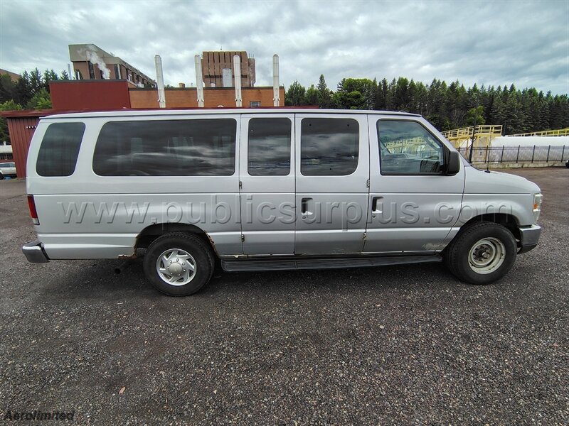 2012 Ford E-350 SD XLT   - Photo 1 - Frankfort, KY 40601