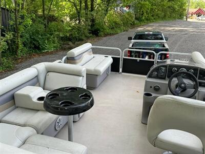 2017 Godfrey 22' Sweetwater Pontoon   - Photo 6 - Frankfort, KY 40601