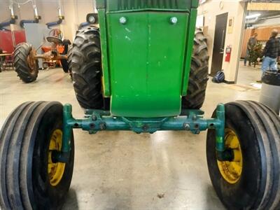 1961 John Deere 4010 Diesel Tractor (Vintage Design)   - Photo 4 - Frankfort, KY 40601