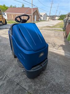  Windsor Chariot I-Gloss Stand Up Floor Burnisher   - Photo 2 - Frankfort, KY 40601