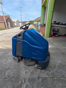  Windsor Chariot I-Gloss Stand Up Floor Burnisher   - Photo 1 - Frankfort, KY 40601