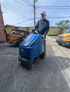  Windsor Chariot I-Gloss Stand Up Floor Burnisher   - Photo 7 - Frankfort, KY 40601