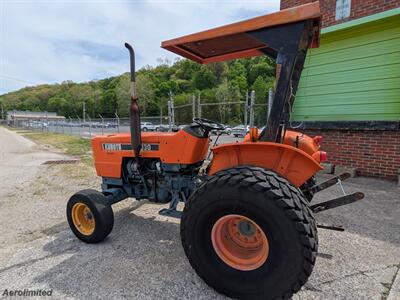 1989 Kubota M6030T Tractor   - Photo 6 - Frankfort, KY 40601