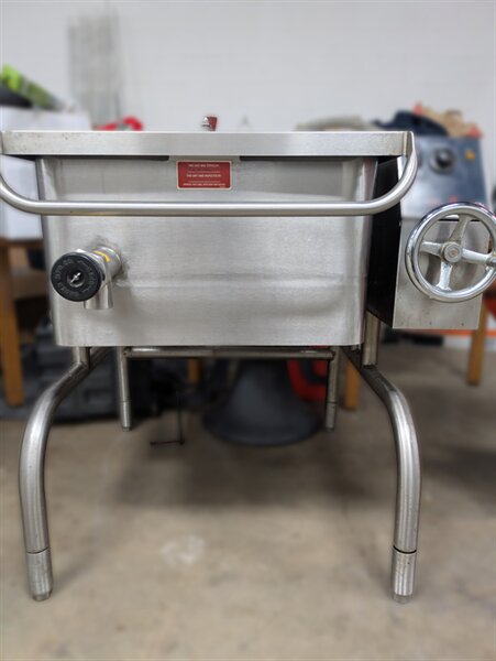  Groen 30-gals Tilting Electric Braising Pan BPM-30EC  