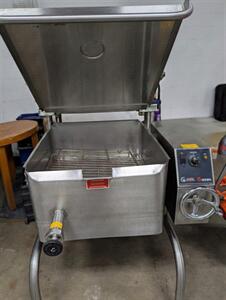 Groen 30-gals Tilting Electric Braising Pan BPM-30EC - Photo 5 - Frankfort, KY 40601