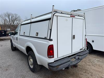 2005 Ford F-250 Super Duty XL with ARE commercial truck cap   - Photo 2 - Frankfort, KY 40601
