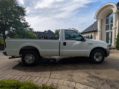 2005 Ford F-250 Super Duty XL   - Photo 2 - Frankfort, KY 40601