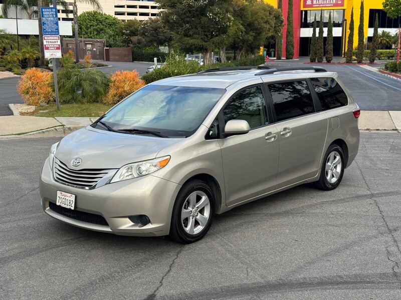 2015 Toyota Sienna LE 8-Passenger  