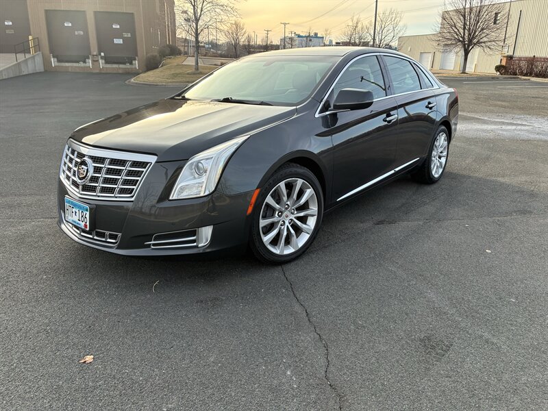 2015 Cadillac XTS Luxury   - Photo 1 - Saint Paul, MN 55114