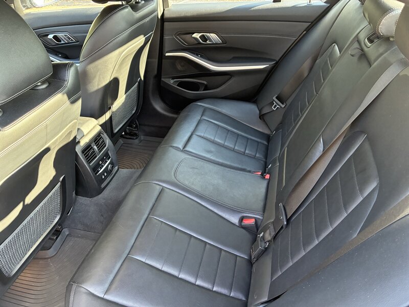 2020 BMW 3 Series 330i - Photo 7