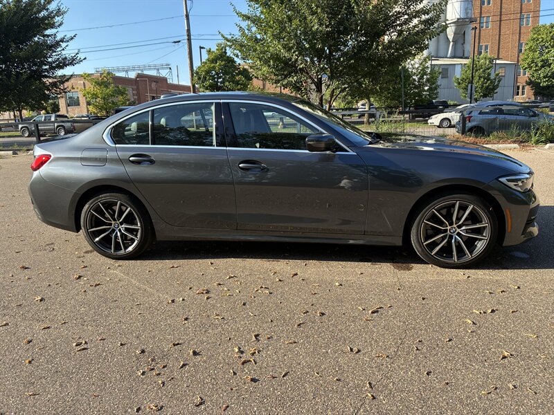 2020 BMW 3 Series 330i - Photo 3