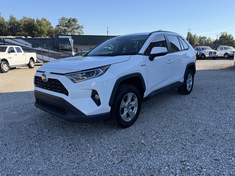 2020 Toyota RAV4 Hybrid XLE  