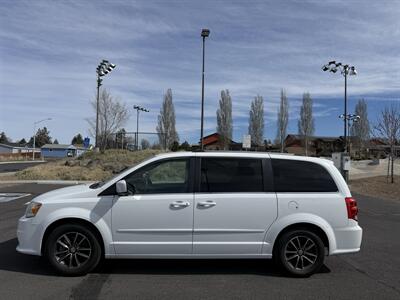 2017 Dodge Grand Caravan SXT   - Photo 4 - Madras, OR 97741
