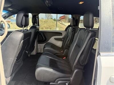 2017 Dodge Grand Caravan SXT   - Photo 6 - Madras, OR 97741