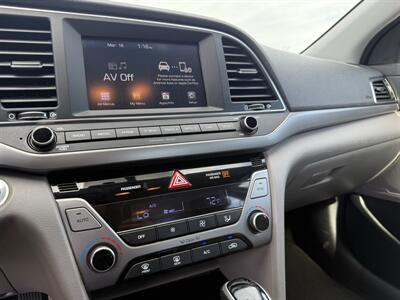2018 Hyundai ELANTRA SEL   - Photo 11 - Madras, OR 97741