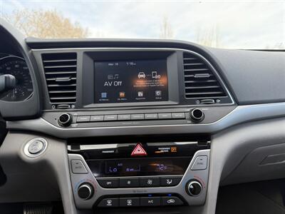 2018 Hyundai ELANTRA SEL   - Photo 9 - Madras, OR 97741