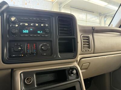 2004 Chevrolet Tahoe   - Photo 13 - Madras, OR 97741