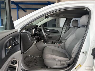 2015 Chevrolet Malibu LS   - Photo 5 - Madras, OR 97741