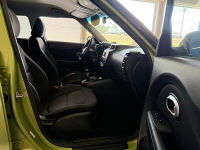 2016 Kia Soul   - Photo 8 - Madras, OR 97741