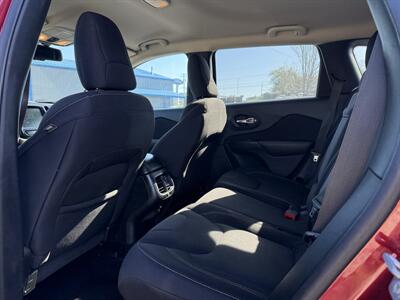 2015 Jeep Cherokee Latitude   - Photo 6 - Madras, OR 97741