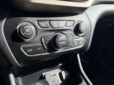 2015 Jeep Cherokee Latitude   - Photo 16 - Madras, OR 97741