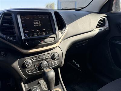 2015 Jeep Cherokee Latitude   - Photo 14 - Madras, OR 97741