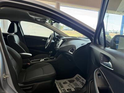 2017 Chevrolet Cruze LT Auto - Photo 8 - Madras, OR 97741