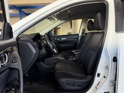 2017 Nissan Rogue S - Photo 5 - Madras, OR 97741