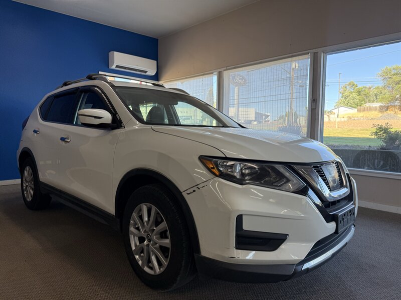 2017 Nissan Rogue S   - Photo 1 - Madras, OR 97741