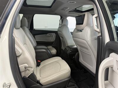 2011 Chevrolet Traverse LTZ   - Photo 4 - Madras, OR 97741