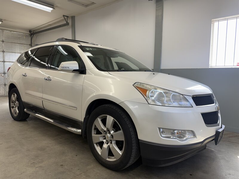 2011 Chevrolet Traverse LTZ   - Photo 1 - Madras, OR 97741
