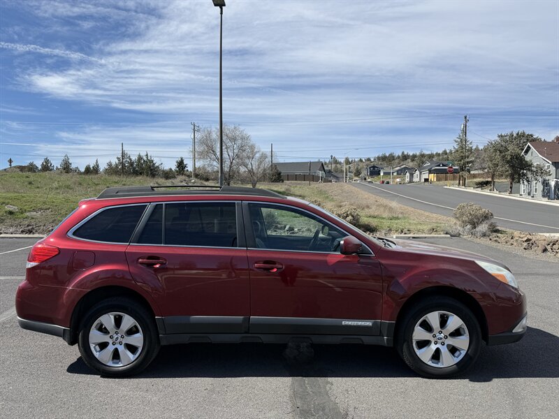 2012 Subaru Outback 3.6R Limited   - Photo 1 - Madras, OR 97741