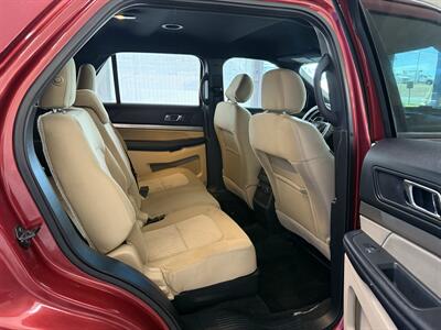 2017 Ford Explorer   - Photo 5 - Madras, OR 97741