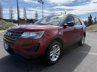 2017 Ford Explorer   - Photo 2 - Madras, OR 97741