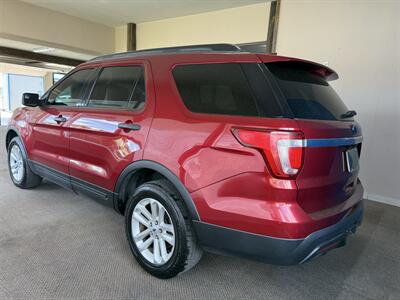 2017 Ford Explorer   - Photo 3 - Madras, OR 97741