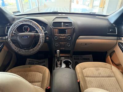 2017 Ford Explorer   - Photo 8 - Madras, OR 97741