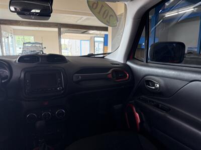 2016 Jeep Renegade Trailhawk - Photo 11 - Madras, OR 97741
