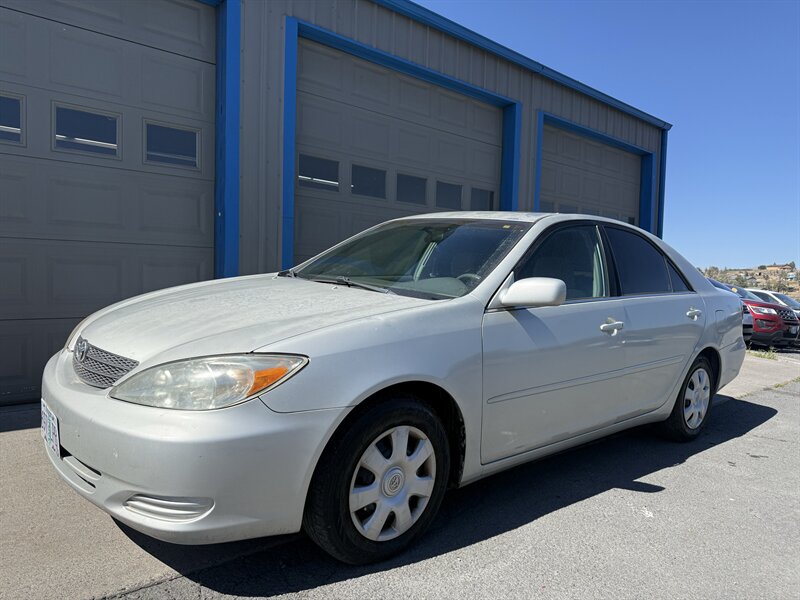 2002 Toyota Camry LE   - Photo 1 - Madras, OR 97741