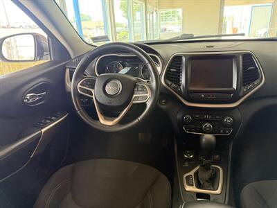 2017 Jeep Cherokee Latitude   - Photo 8 - Madras, OR 97741