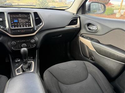 2017 Jeep Cherokee Latitude   - Photo 5 - Madras, OR 97741