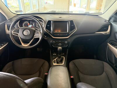 2017 Jeep Cherokee Latitude   - Photo 9 - Madras, OR 97741