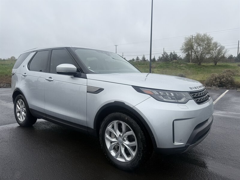 2020 Land Rover Discovery SE  