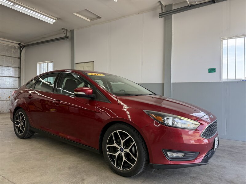 2017 Ford Focus SEL   - Photo 1 - Madras, OR 97741