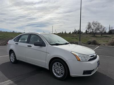 2011 Ford Focus SE   - Photo 3 - Madras, OR 97741