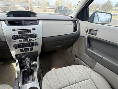 2011 Ford Focus SE   - Photo 6 - Madras, OR 97741