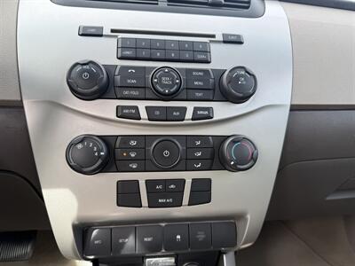 2011 Ford Focus SE   - Photo 10 - Madras, OR 97741