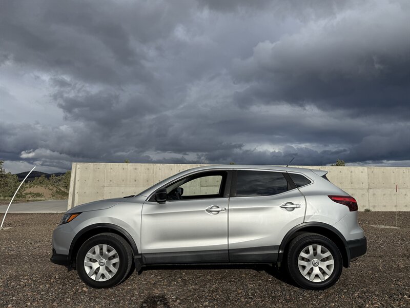 2017 Nissan Rogue Sport S  