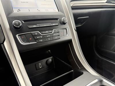 2017 Ford Fusion SE   - Photo 11 - Madras, OR 97741
