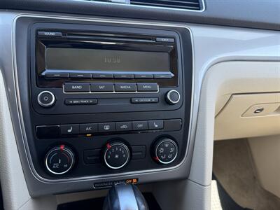 2014 Volkswagen Passat 1.8T S PZEV   - Photo 13 - Madras, OR 97741