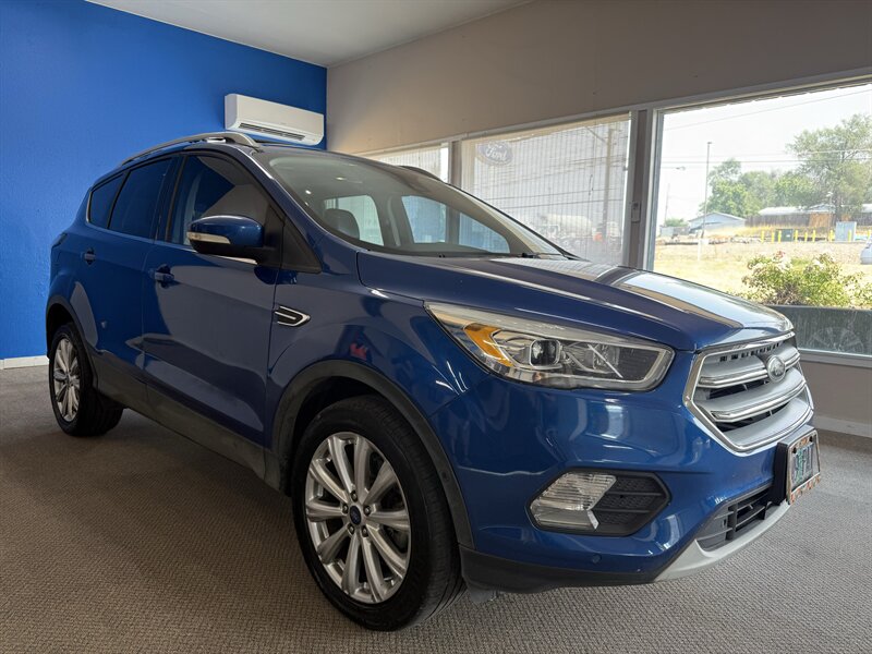 2017 Ford Escape Titanium   - Photo 1 - Madras, OR 97741